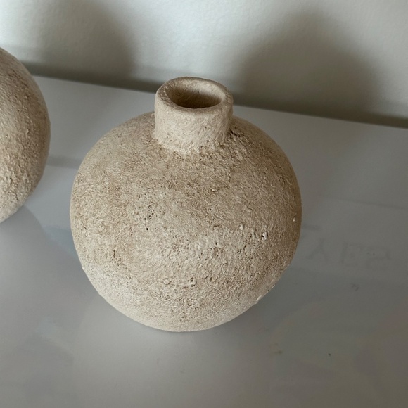 2 Vases by Threshold - Picture 2 of 5